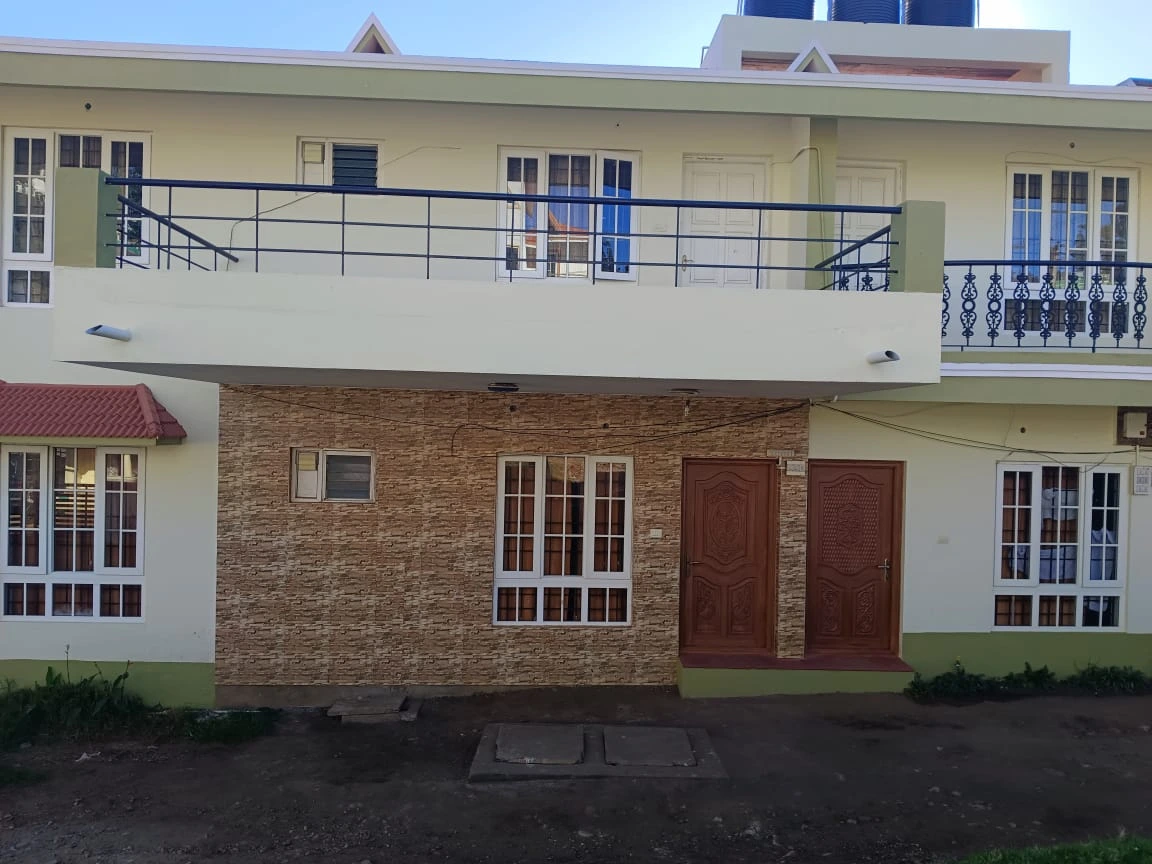 Ramesh Cottage Building and Surroundings